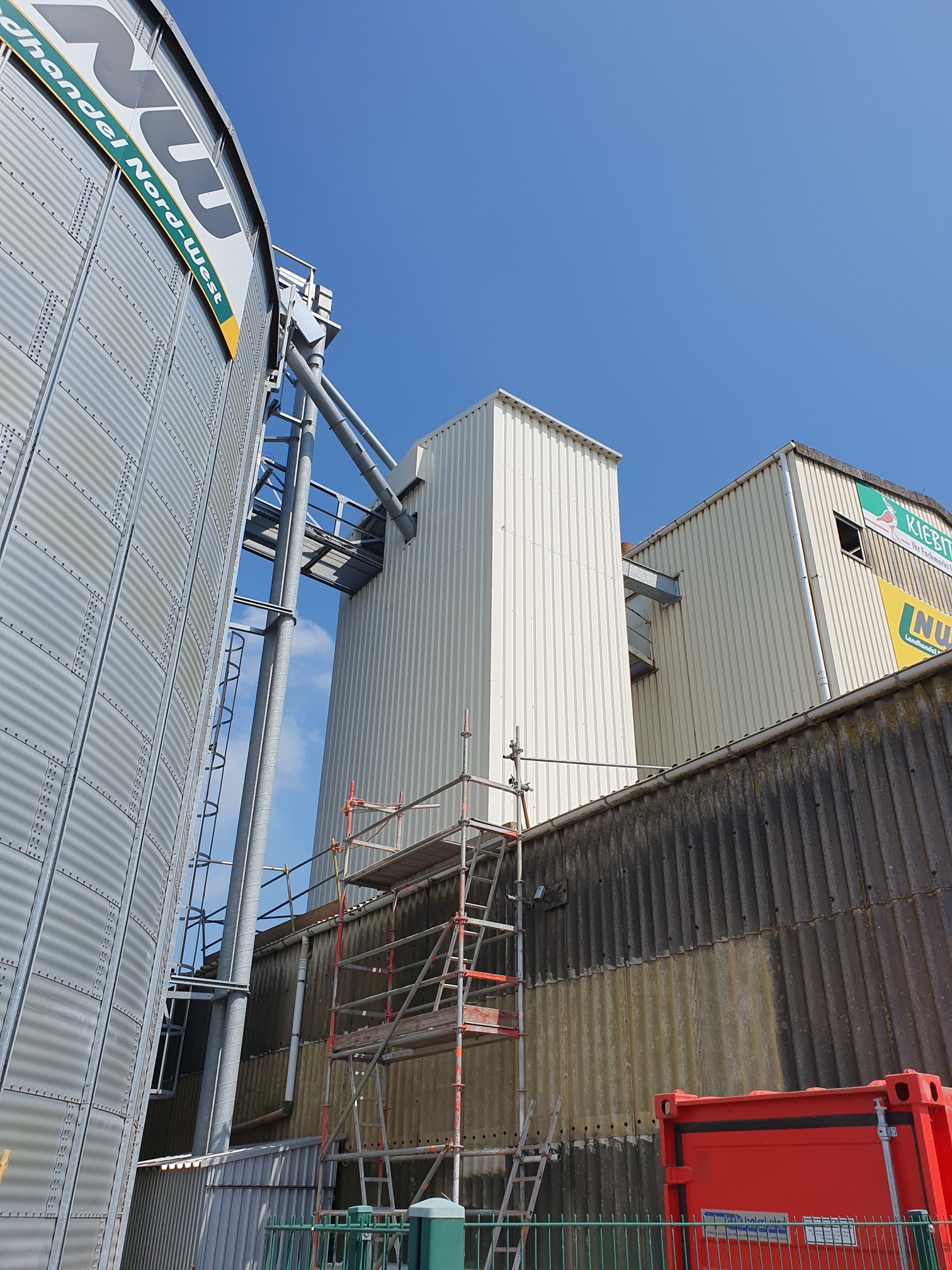 newsimages/130-Verladesilo Hage 2.jpg